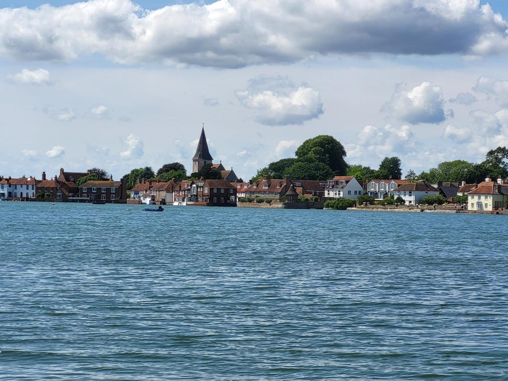Holiday home Beautiful Thatched With Outdoor Pool, Secure Garden, Dog & Family Friendly! Chichester