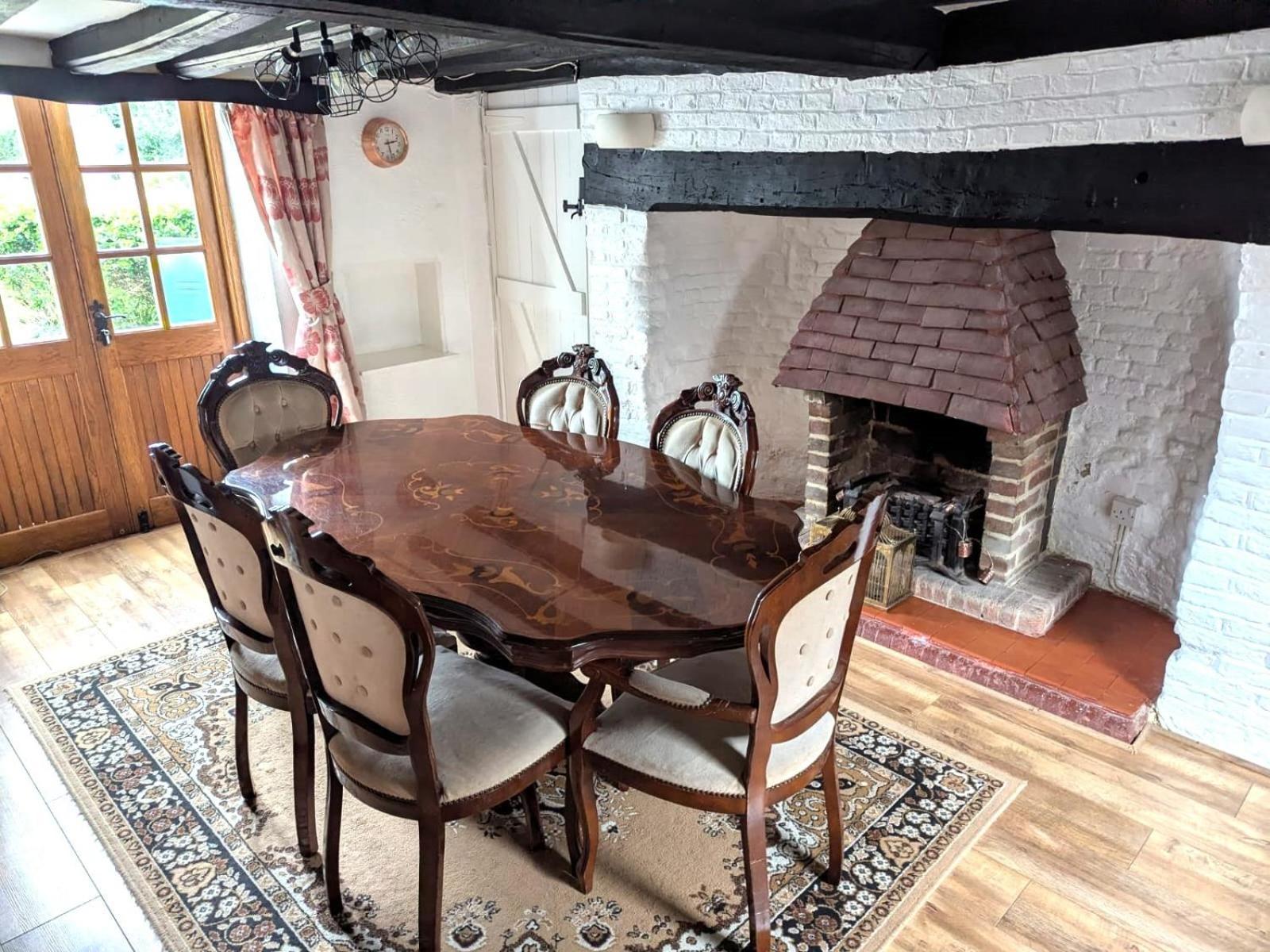 Holiday home Beautiful Thatched With Outdoor Pool, Secure Garden, Dog & Family Friendly! Chichester *